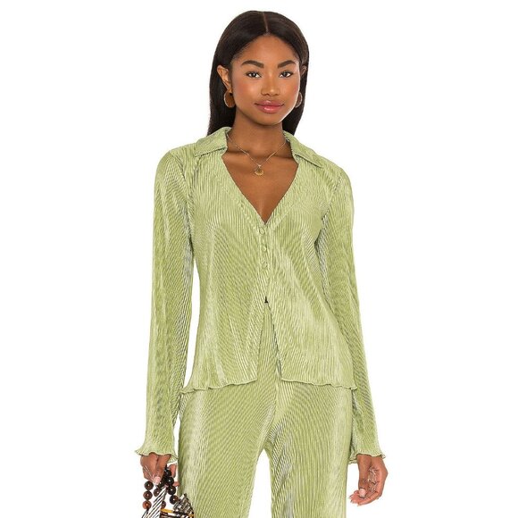 Song of Style Mara Shirt in Sage - Picture 2 of 5